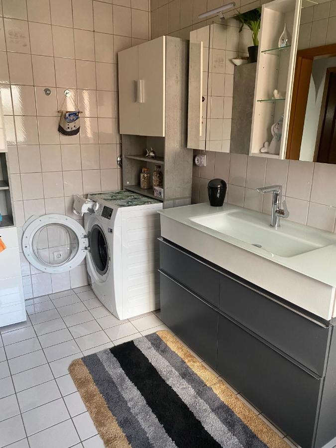 Moderne Ferienwohnung Neckarschleife Mit Klimaanlage Kirchheim am Neckar Exterior foto